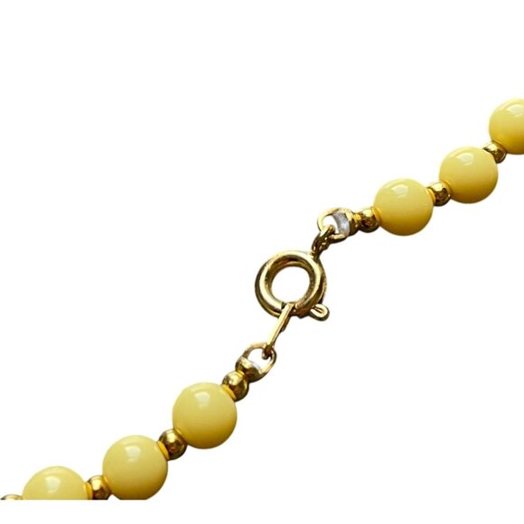 2 Vintage beaded necklace 60's yellow white gold accent variegated mod retro - Picture 6 of 8